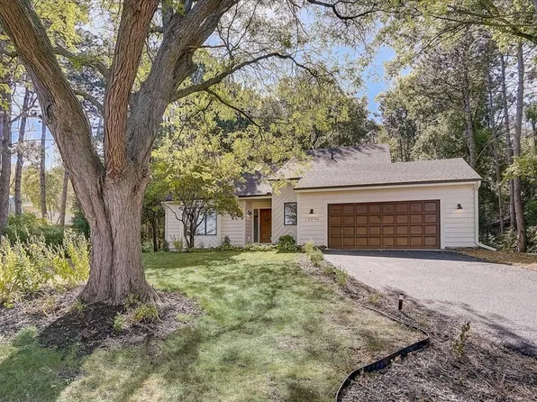 15896 Garden View Dr, Apple Valley, MN 55124