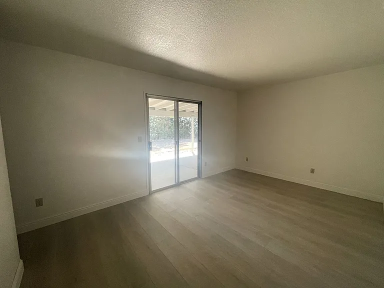 6250 Springview Dr — Photo 13