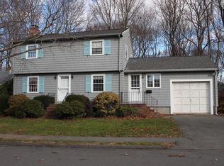 18 Taft St, Marblehead, MA 01945