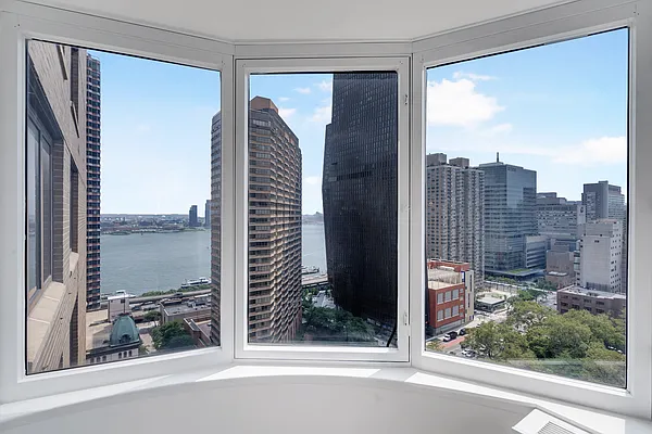 Rented by R New York | media 1