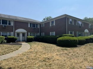 12 Manchester Ct, Wayne, NJ 07470