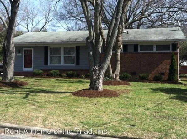 1608 W Meadowview Rd, Greensboro, NC 27403