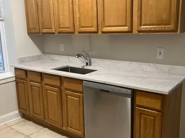 375 Undercliff Ave, Edgewater, NJ