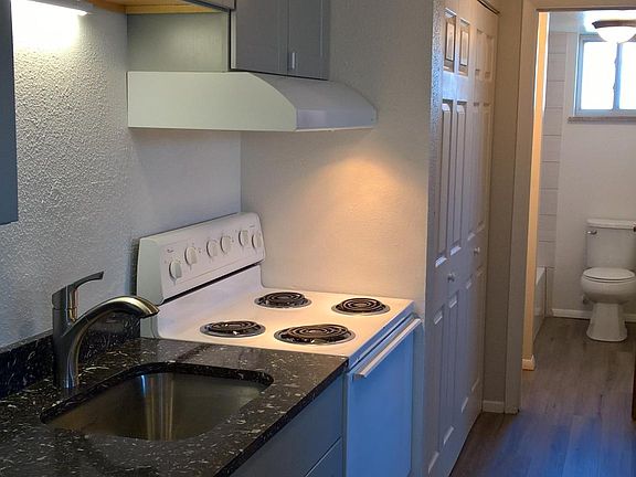 5th image of 3340 S Pearl St #1