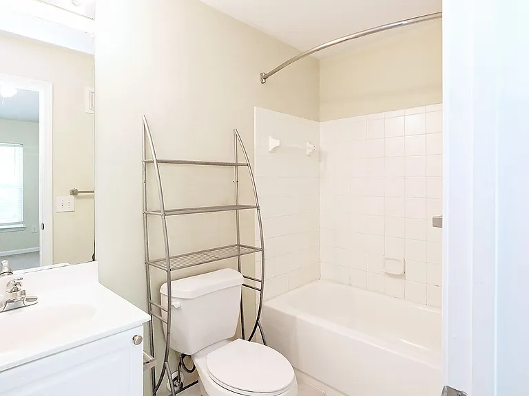 1850 Candlewood Ct #205 — Photo 9