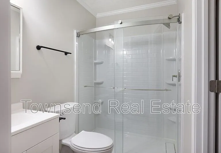 5845F Century Oaks Dr — Photo 8