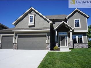 3800 SW Granite Ln, Lees Summit, MO 64082