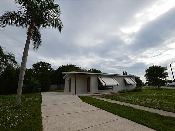 4th image of 21027 Glendale Ave