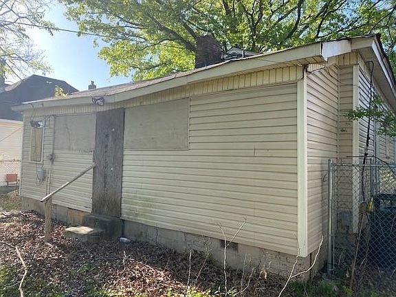 5th image of 878 Stafford Ave