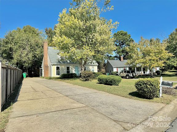 3rd image of 7310 Yorkville Ct