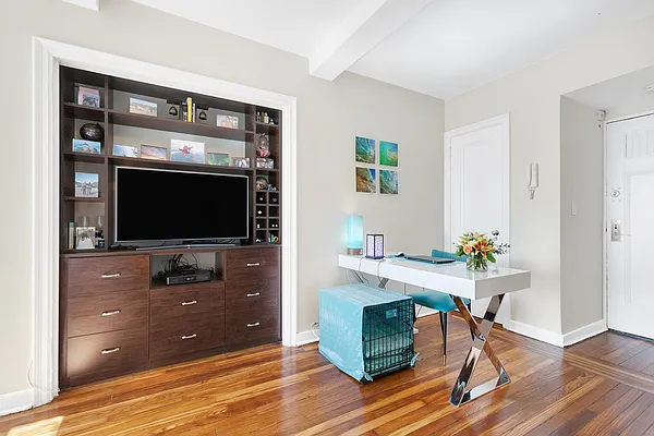 Sold by Cooper & Cooper Real Estate | media 2