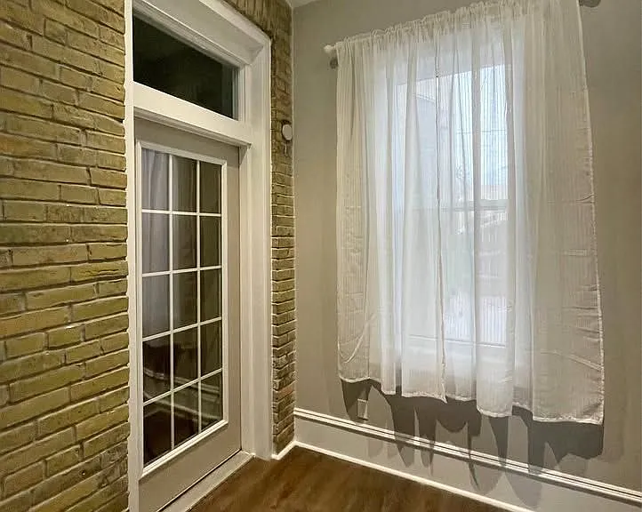 38 Ontario St — Photo 2