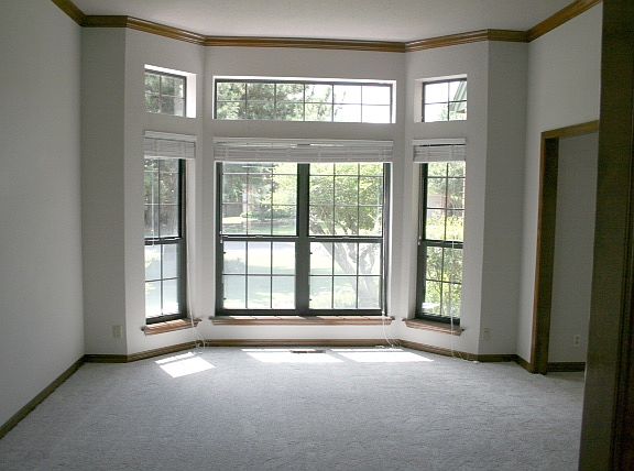 Living room, bay window