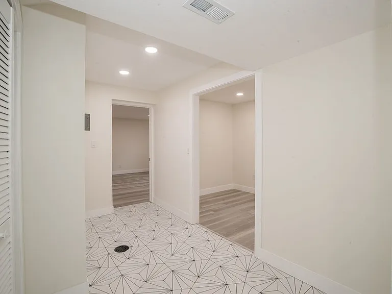 2308 S Lima St — Photo 22