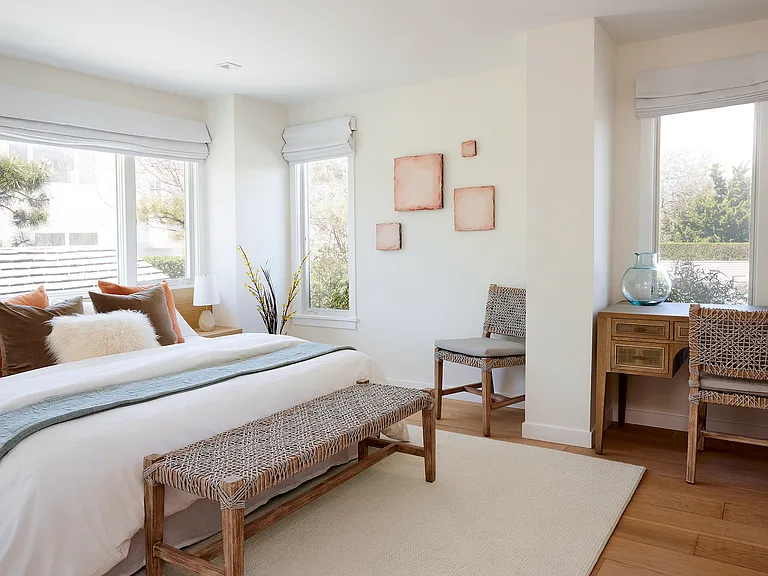 114 Dune Rd — Photo 33