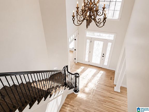 4th image of 299 Marsh Ln