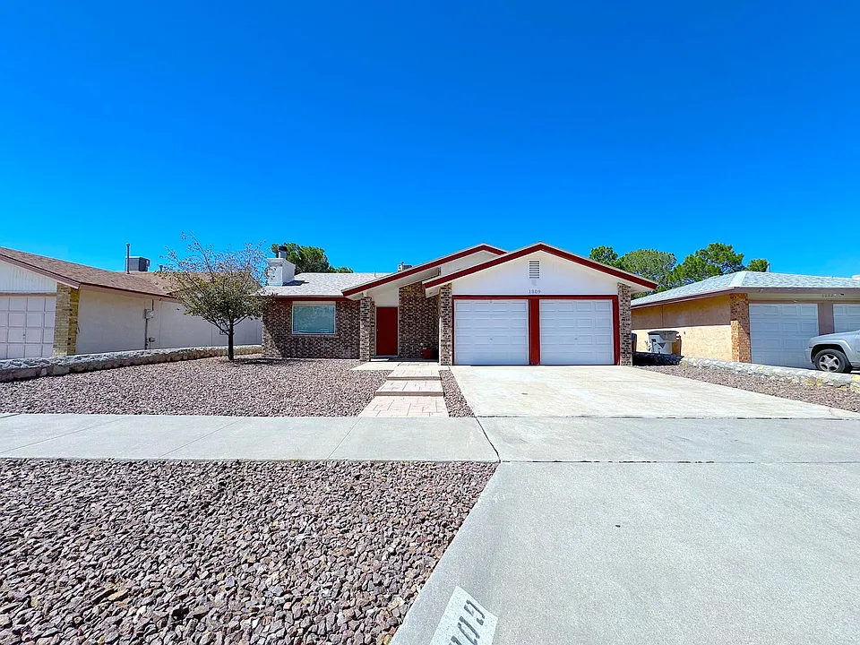 1809 Agua Dulce St