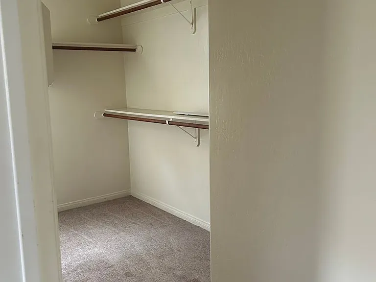 1925 Holt Rinehart Ave — Photo 20