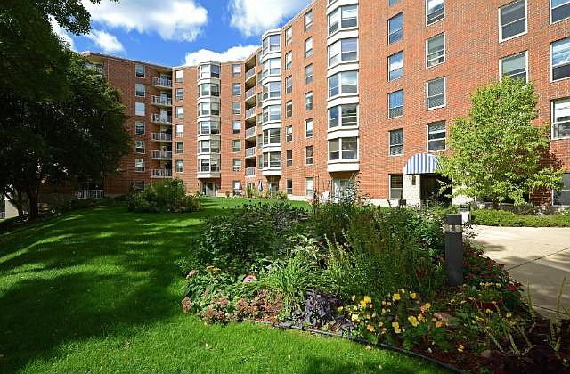 1st image of 1425 W 28th St APT 309