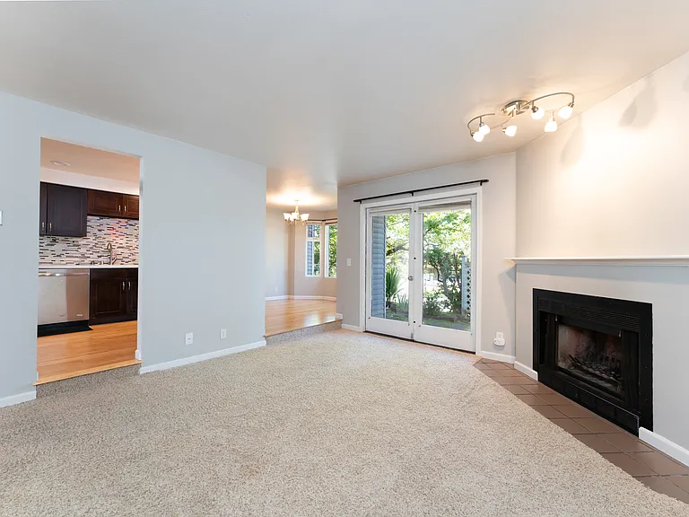 12023 SE 60th St #F — Photo 7