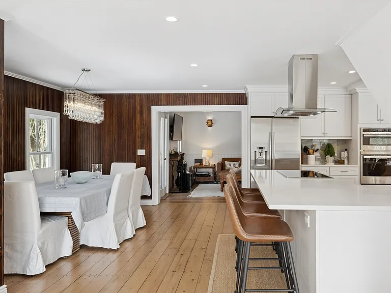 582 Montauk Hwy — Photo 13