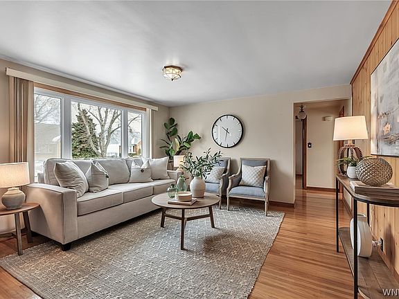 4th image of 21 Addison Ave