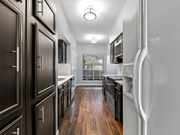 4th image of 2422 Northlake Ct