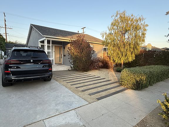 2nd image of 3964 McLaughlin Ave
