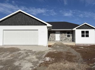 1692 Betty Jean Ln, Green Bay, WI 54313