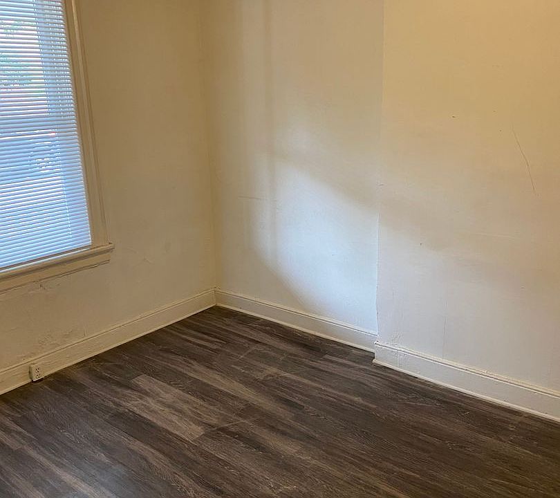 1st image of 14 S Plum St APT 1