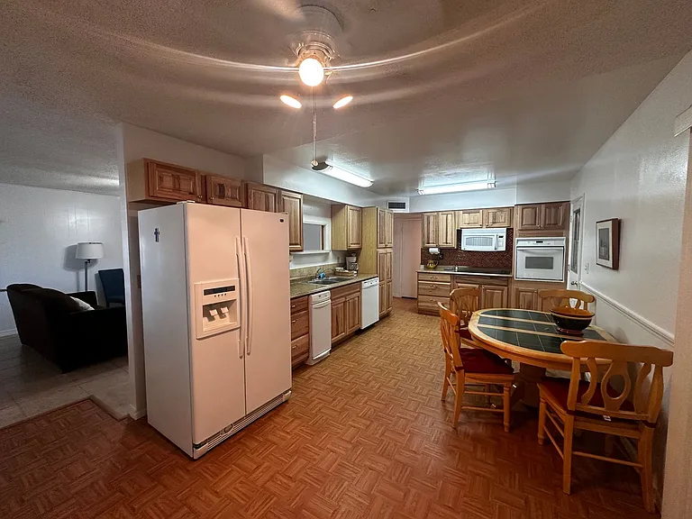 2545 Kemp Ave — Photo 3