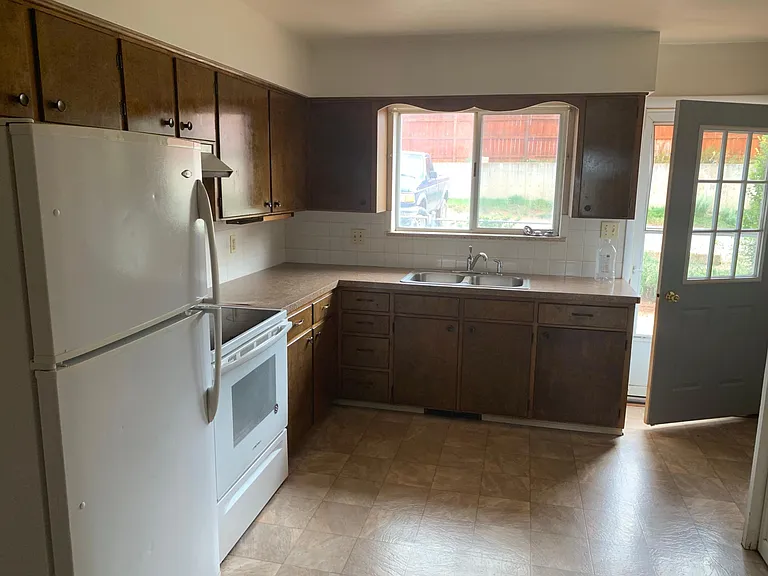 1312 Shield St — Photo 6