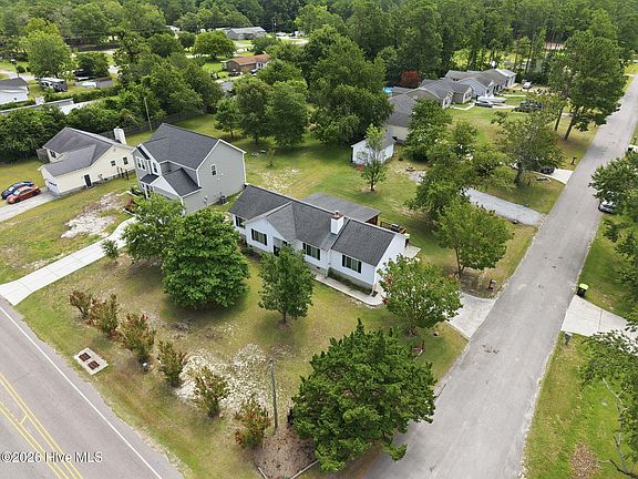 4th image of 803 Wood Creek Drive