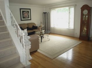 5659 Cherokee Dr, Lyndhurst, OH 44124