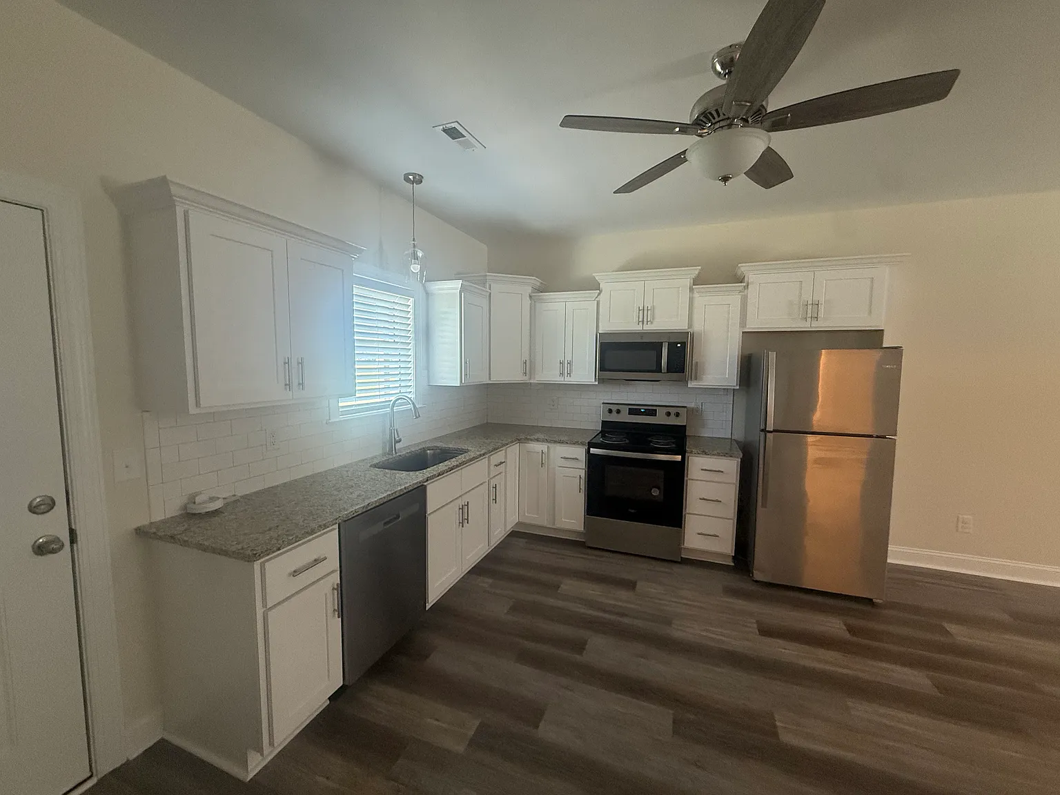2 bed, 992 sqft, $1,000 — Photo 3