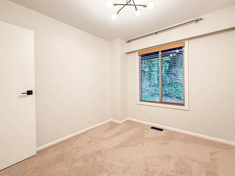 1530 McNair Dr — Photo 31