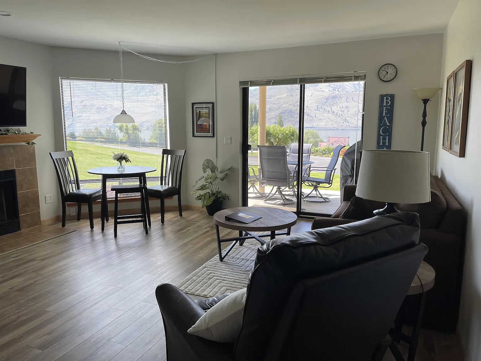 100 Lake Chelan Shores Dr — Photo 2