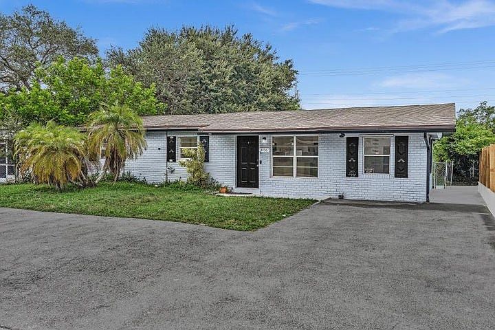 1st image of 4156 SW 49th Ct