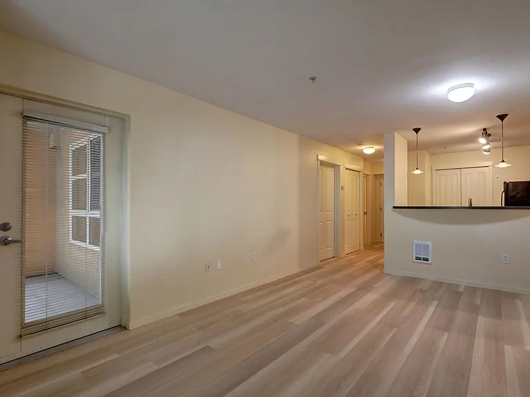 118 107th Ave NE #B105 — Photo 5