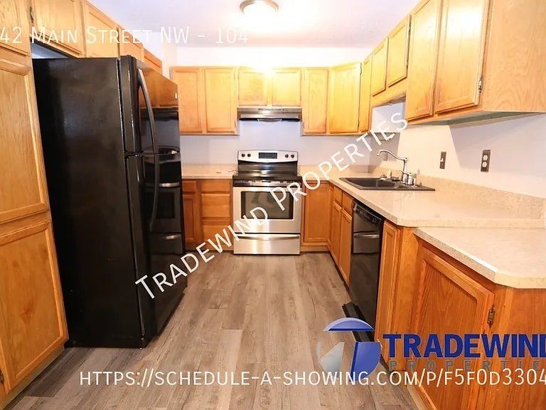 942 Main St NW #104 — Photo 2