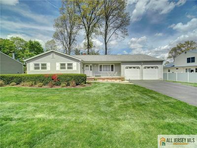 3 Camelot Dr, East Brunswick, NJ, 08816