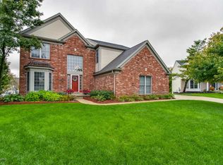 230 Oakshire Ct NE, Ada, MI 49301