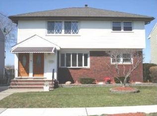 689 9th St, Secaucus, NJ 07094