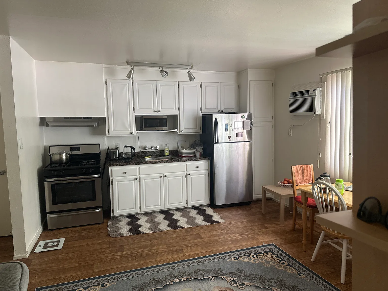 1125 F St #32 photo 1