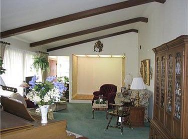 4th image of 300 Wyoming St