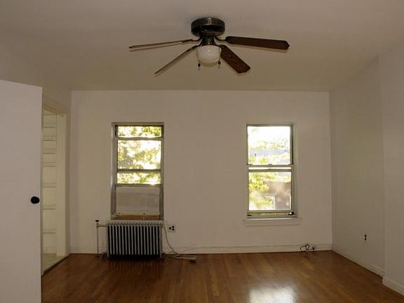 4th image of 440 Henry St APT 3