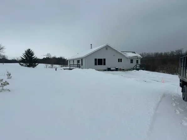 89 Decker Rd, Westport, NY 12993