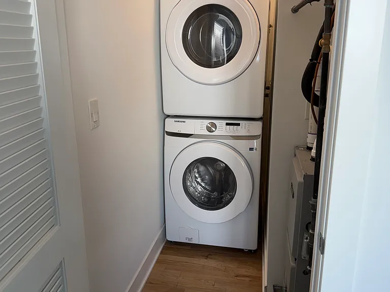 1856 W Chicago Ave #4F — Photo 1