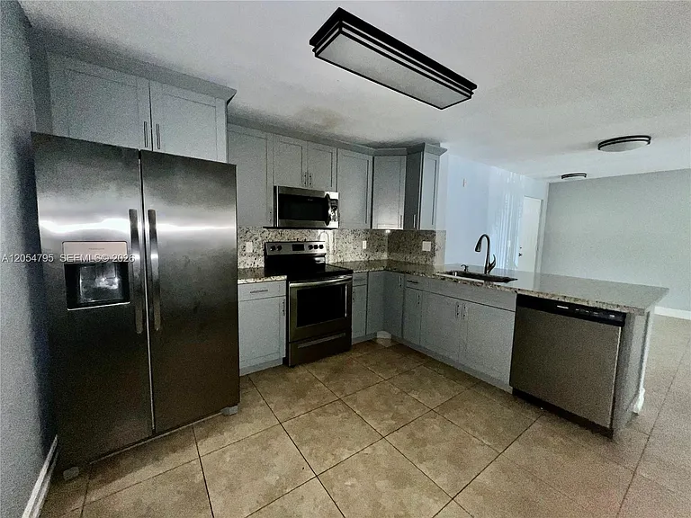 5801 Riverside Dr #104B3 — Photo 3