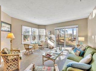 10 Oak Gln, Yarmouth Port, MA 02675
